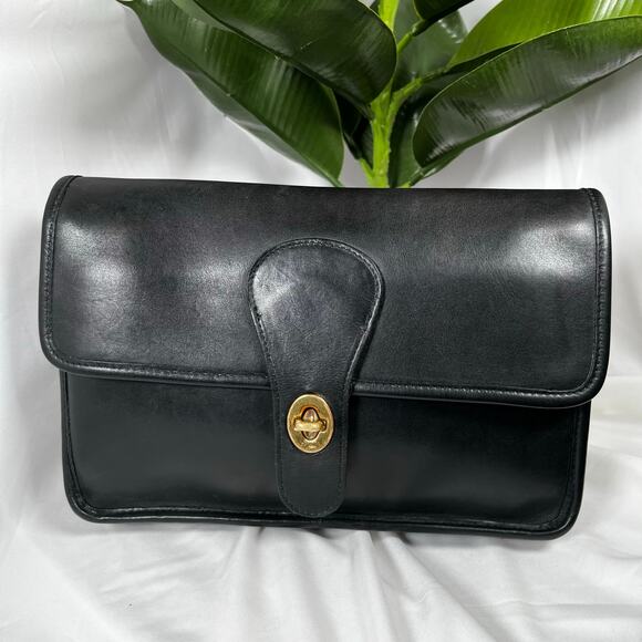 Coach 409 Vintage Black Turn Lock Clutch Bag with Gold Hardware - Picture 1 of 10